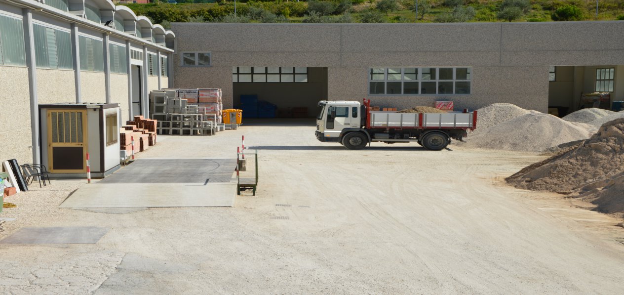 magazzino con tutti i prodotti